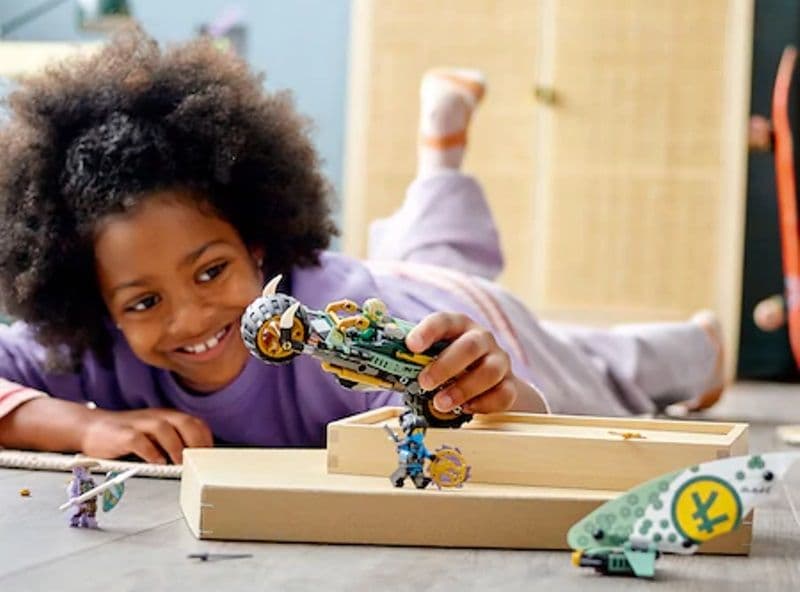 Cum a fost creat un motor Renault hibrid pe baza jocului Lego Technic. Curând va ateriza la Dacia
