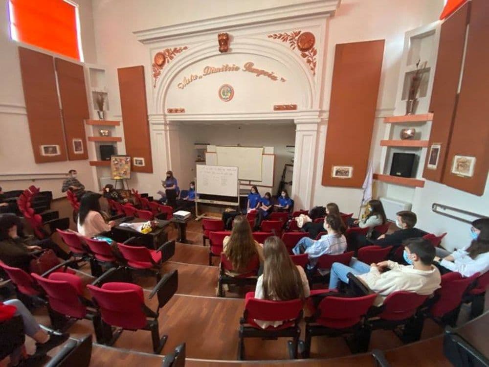 Colegiul Național „Grigore Ghica” Dorohoi, școală candidat EPAS: Dezbatere academică - FOTO