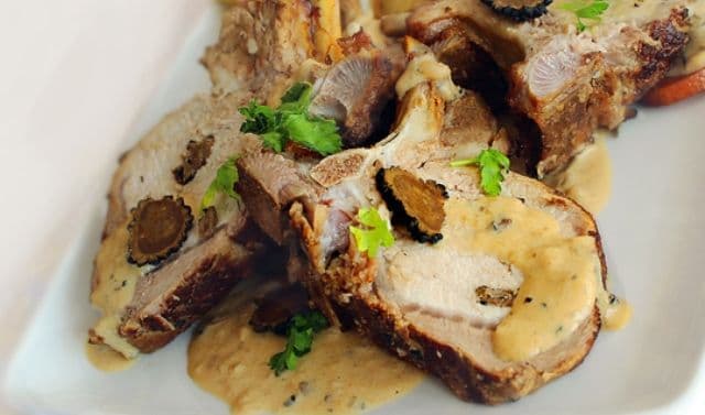 Mușchi de porc în sos cu trufe albe