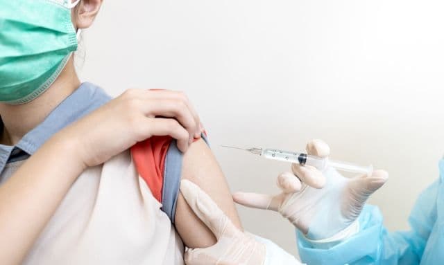 Copiii cu vârsta de 12 ani și peste se pot vaccina anti-Covid începând de miercuri