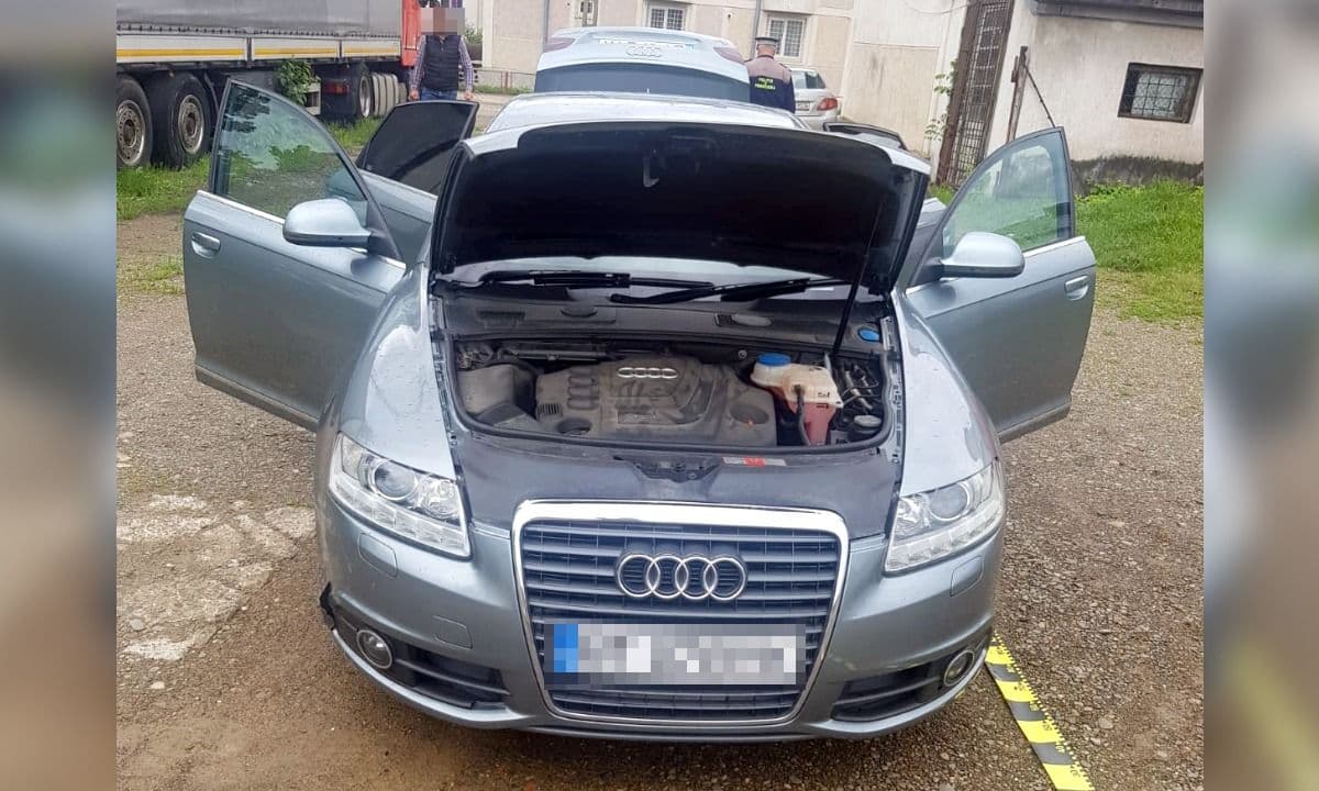 Autoturism căutat de autorităţile din Marea Britanie, descoperit la Botoşani - FOTO