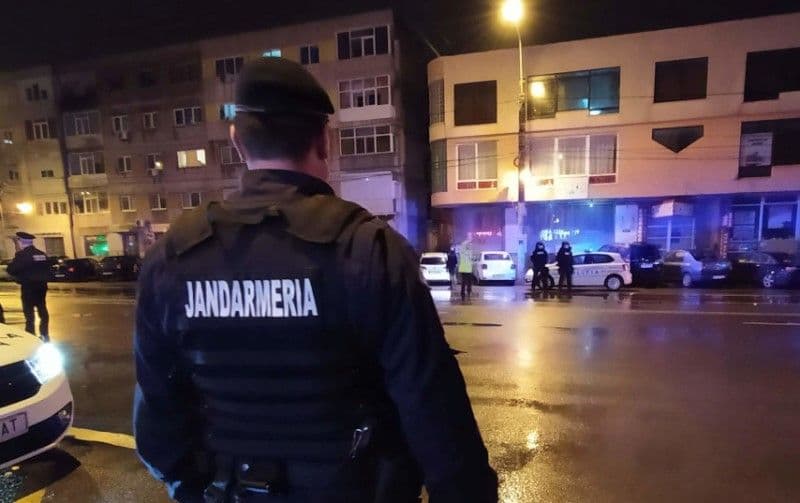 Bărbat ajuns la urgențe după ce a fost agresat pe o stradă din Botoșani. Jandarmii au identificat un agresor
