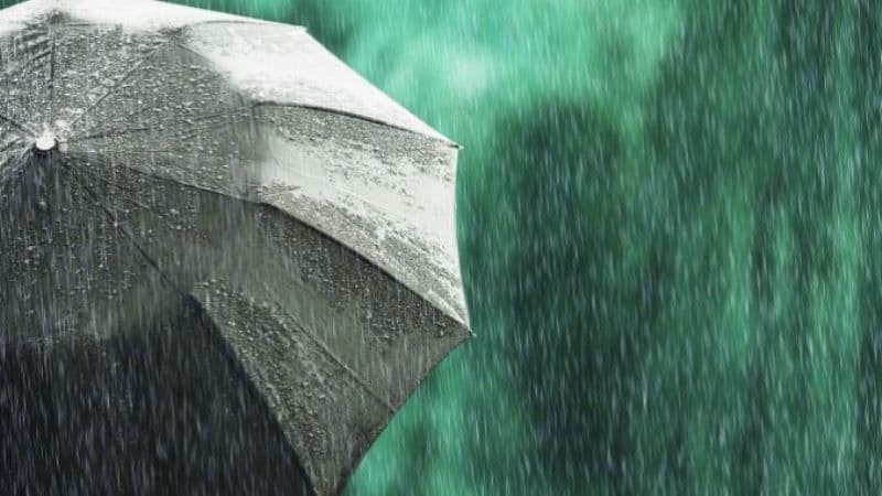 Meteorologii anunță vânt, vijelii și grindină pentru următoarele zile