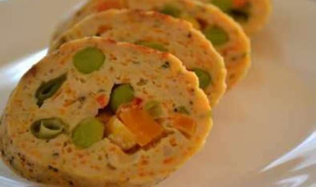 Ruladă din piept de pui cu legume
