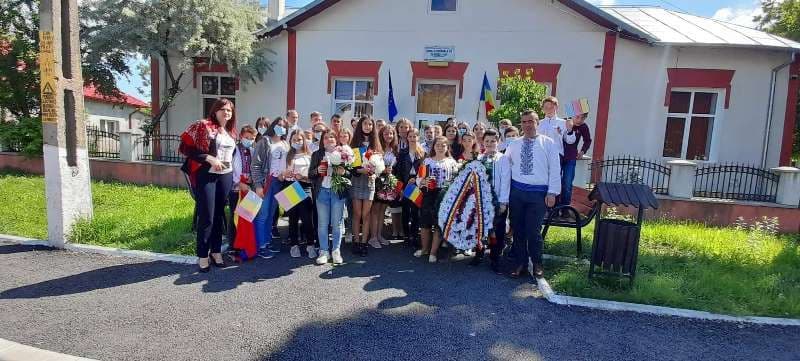 Eroii comemorați la școlile Rădăuți-Prut, Miorcani, Viișoara și Păltiniș – FOTO