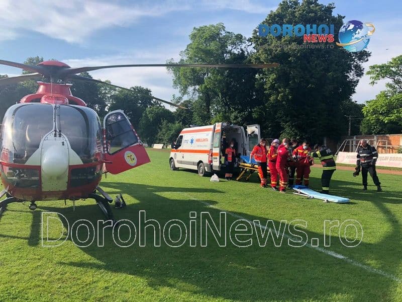 Elicopter SMURD chemat la Dorohoi pentru un bărbat din Dealu Mare care a suferit un infarct - FOTO