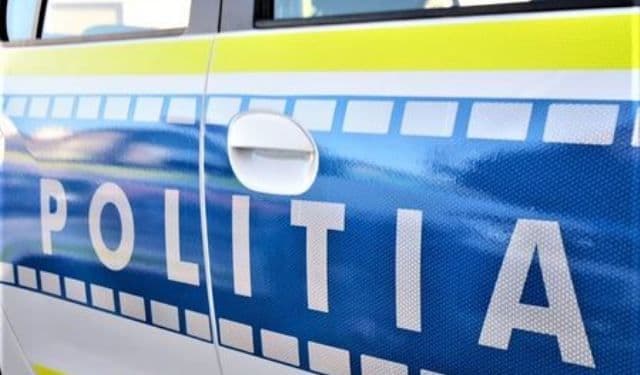 Doi tineri băuți bine, au ajuns la spital după ce s-au răsturnat cu mașina în afara localității Ionășeni