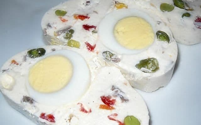 Ruladă aperitiv din brânză dulce