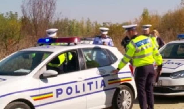 Un șofer beat a ajuns la spital după ce s-a răsturnat cu mașina