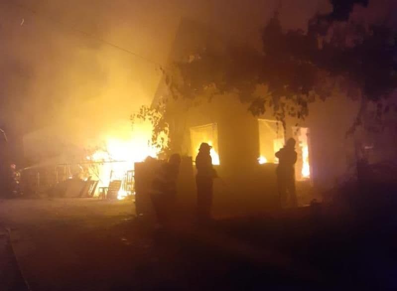 Pompierii dorohoieni solicitați pentru stingerea unui incendiu în Vorniceni - FOTO