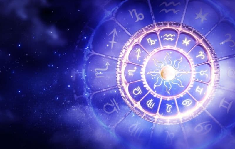 Horoscopul săptămânii 5-11 iulie. Berbecii poartă negocieri, Taurii au întâlniri emoționante
