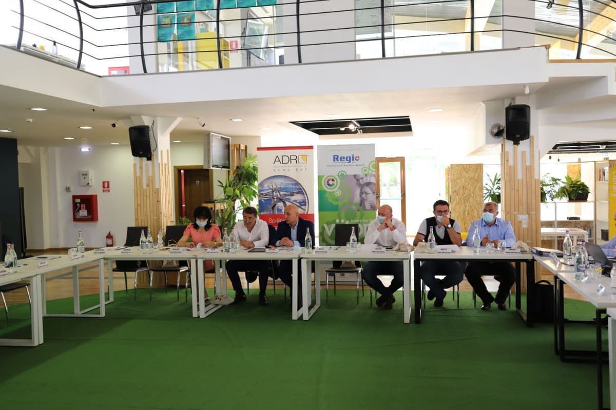 Întâlnire la ADR Nord-Est pentru atragerea fondurilor europene - FOTO