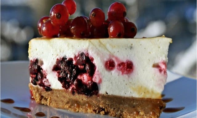 Cheesecake cu mascarpone și cireșe