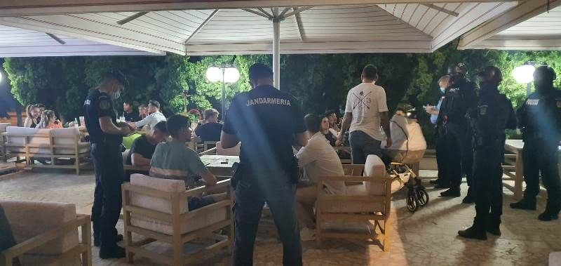 Acțiune a polițiștilor și jandarmilor botoșăneni. Au controlat baruri, sute de mașini și au aplicat zeci de sancțiuni - FOTO