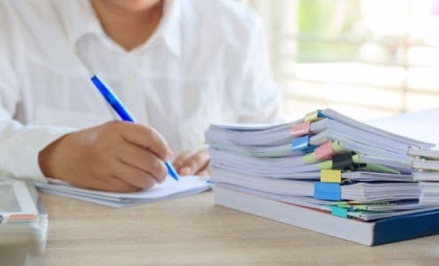 Peste 150 de cadre didactice din județul Botoșani susțin astăzi examenul pentru definitivare