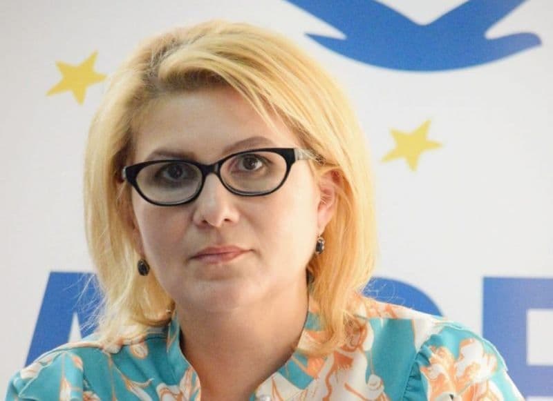 Roxana Florentina ȚURCANU , președinte ALDE Botoșani: „Viața are prioritate!”
