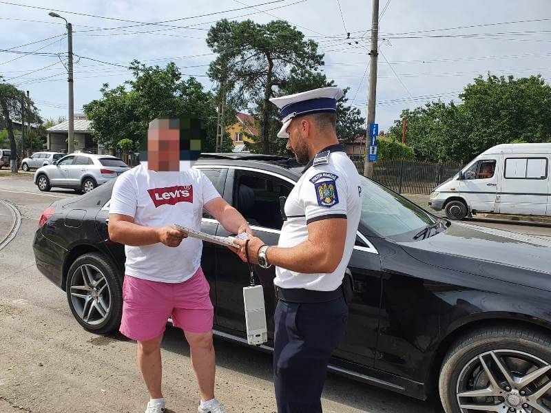 Acțiune a polițiștilor rutieri, în județul Botoșani. Amenzi aplicate și permise reținute - FOTO