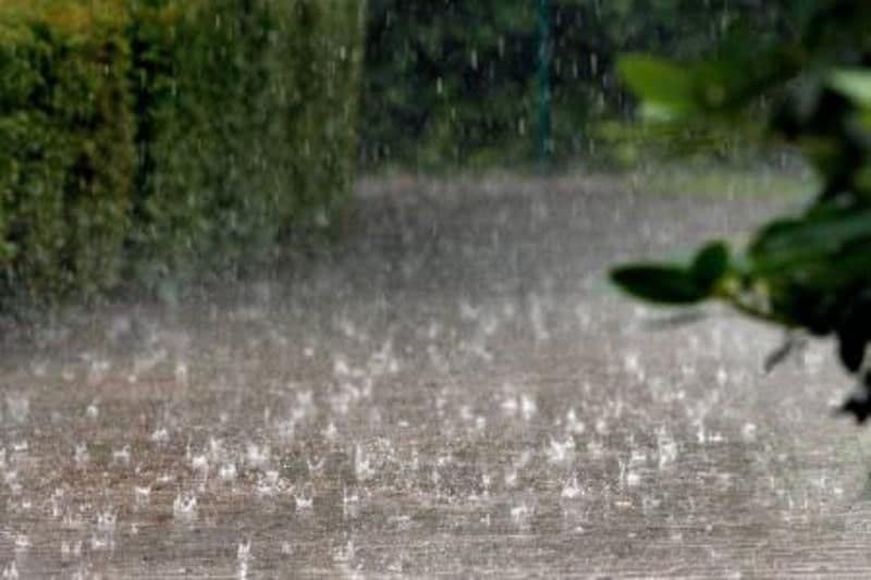 Meteorologii au emis o avertizare de vijelii puternice, grindină și averse torențiale
