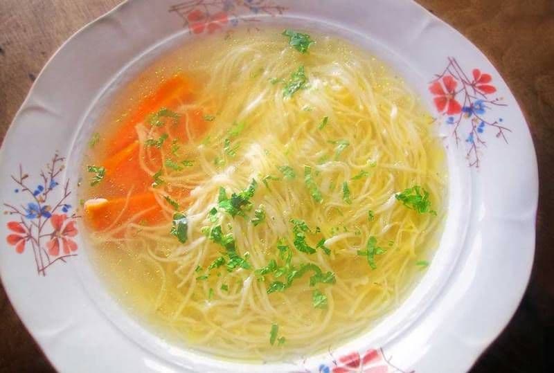 Supă clară de pui