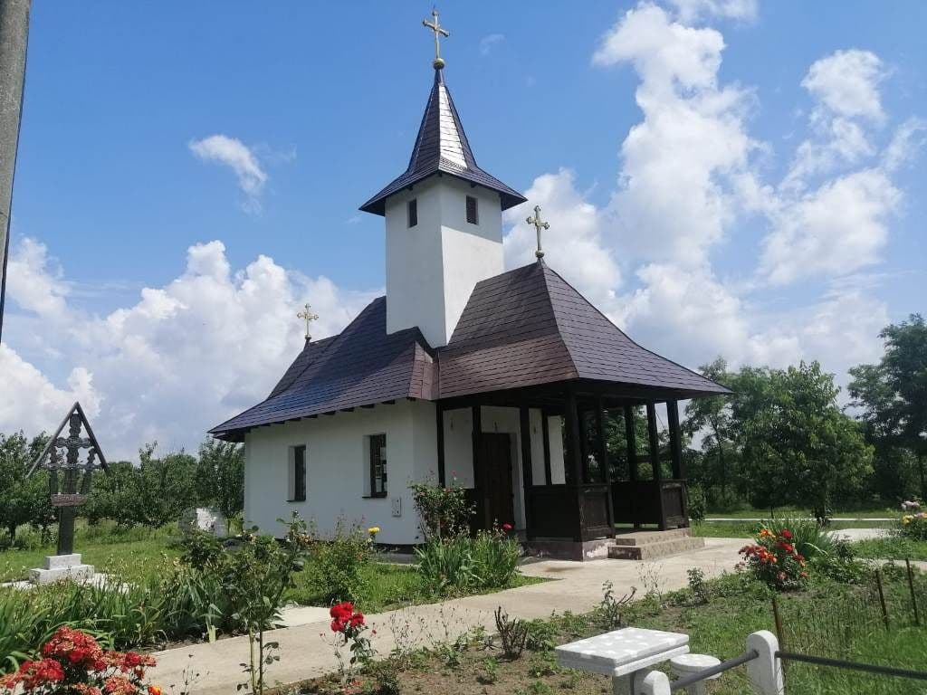 Invitație la slujba de sfințire a Bisericii de cimitir Dealu Mare - FOTO
