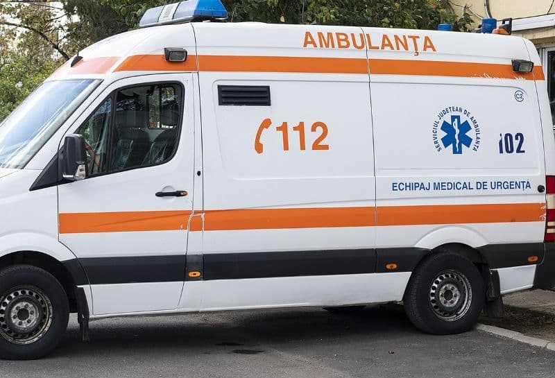 Copil de trei ani ajuns în stare gravă la spital după ce a căzut din balconul casei la Roma