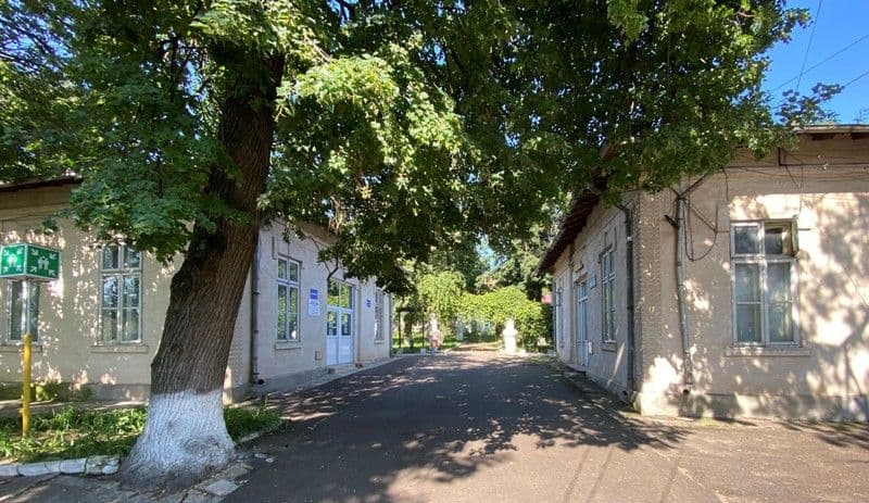 Trei medici noi la Secția Săveni a Spitalului Județean