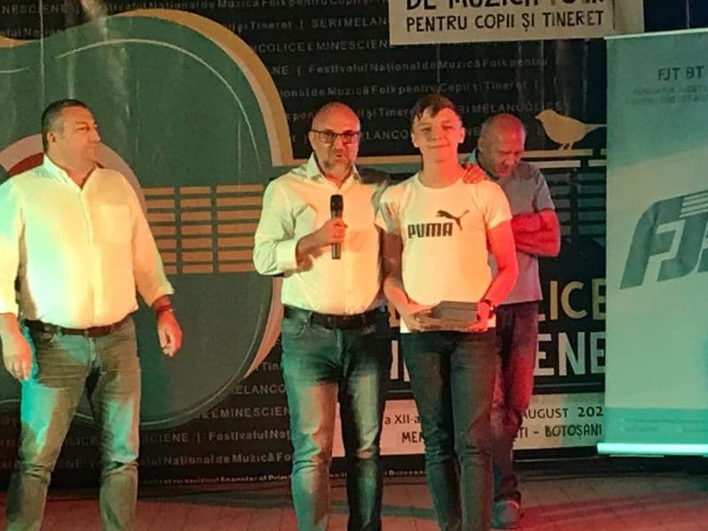Un tânăr de 16 ani, din Dorohoi, a câștigat trofeul „Seri melancolice eminesciene”