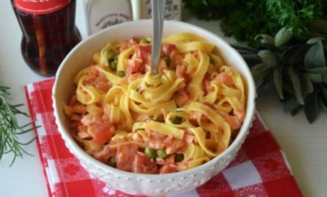 Tagliatelle cu somon