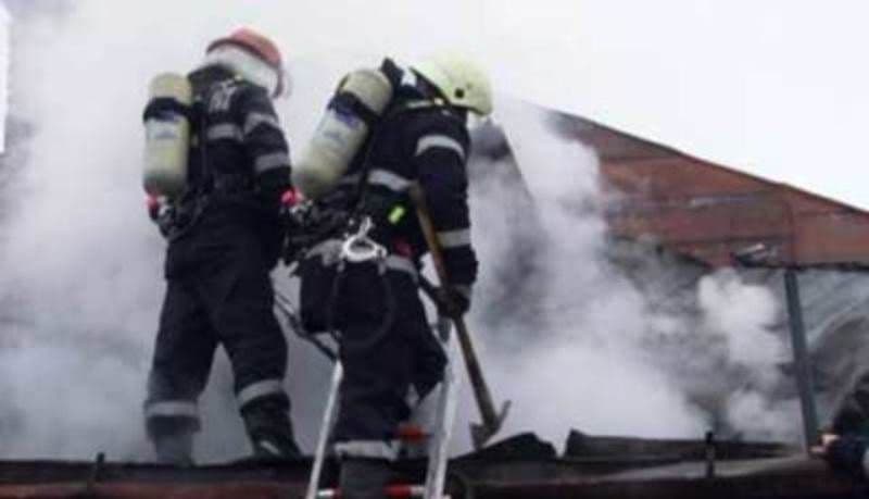 Incendiu izbucnit într-o gospodărie din județ din cauza unui coș de fum neizolat