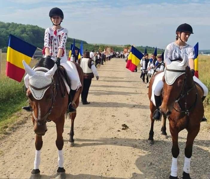 Spectacole folclorice și paradă a portului popular în acest weekend la Dorohoi! Vezi programul!