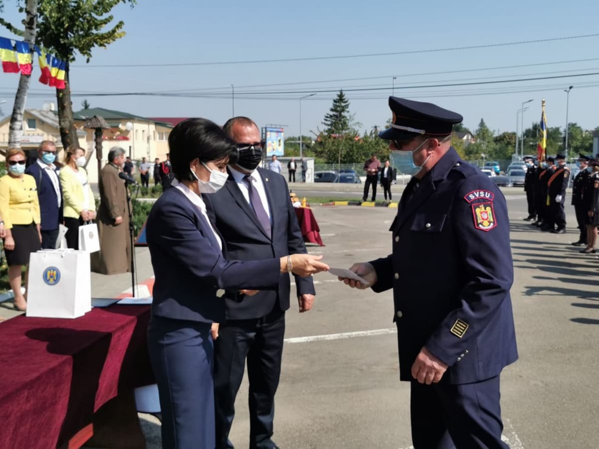 Șase pompieri botoşăneni înaintaţi în gradul următor cu prilejul Zilei Pompierilor din România - FOTO