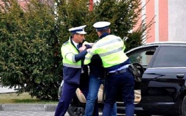 Urmărire în trafic după un șofer fără permis și care gonea pe străzile din Dorohoi