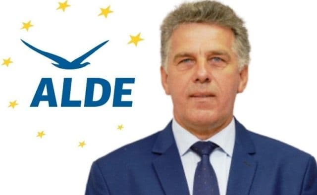 Politica USR-PLUS caracterizată prin trădare, narcisism, habotnicie și dezinteres
