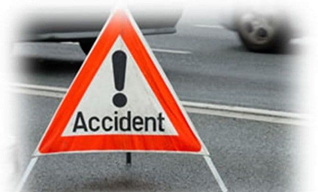 Un botoșănean cu permisul anulat a luat mașina familiei și a produs un accident