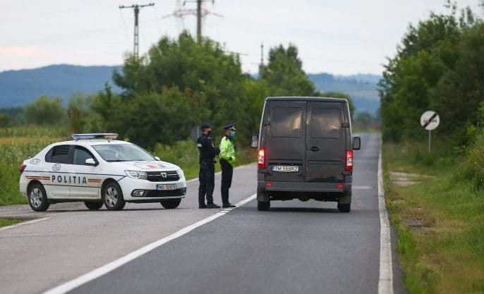 CARANTINĂ de joi dimineață în două sate din județul Botoșani. Restricții dure 14 zile