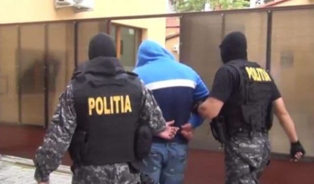 Tânăr din Dorohoi, urmărit internațional depistat și extrădat din Germania