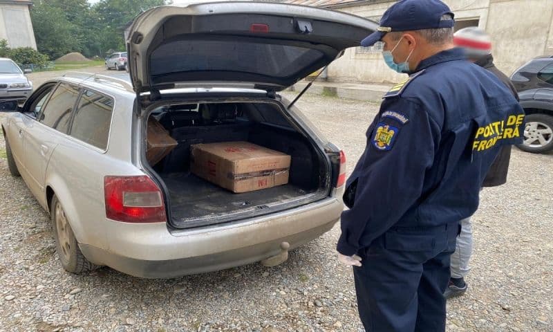 Cărăuşi de ţigări de contrabandă opriţi în trafic de poliţiştii de frontieră botoșăneni