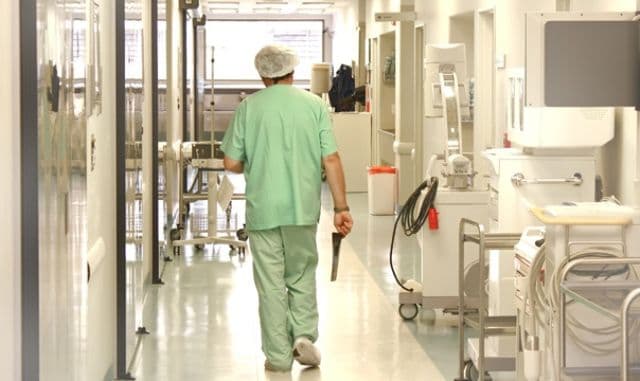 Certificatul digital devine obligatoriu pentru personalul medical. Ce riscă doctorii și asistentele care refuză vaccinarea