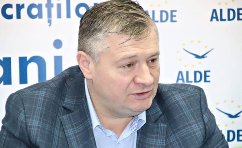 TURCANU vrea UNIREA partidelor de Opoziţie!