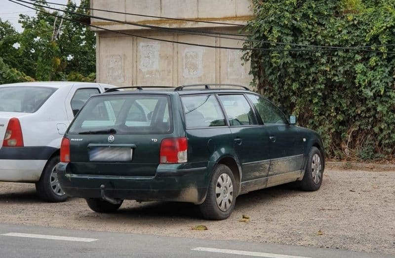 S-a prezentat la controlul de frontieră conducând un autovehicul radiat din circulaţie
