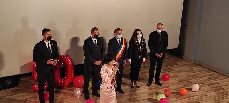 „Nunta de aur” la Dorohoi pentru cuplurile care au împlinit 50 de ani de căsătorie - FOTO