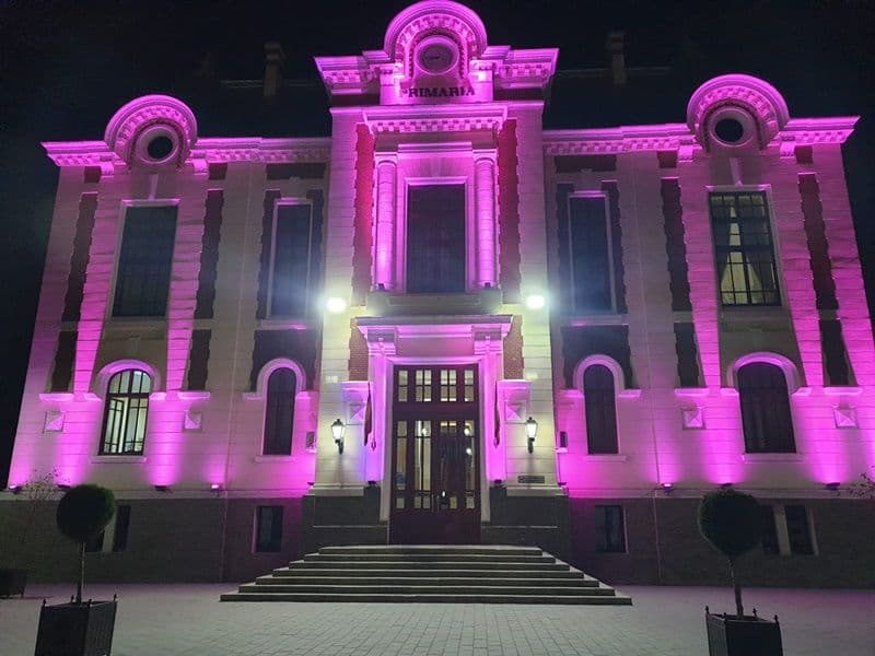 Ziua Internațională a luptei împotriva cancerului de sân marcată la Botoșani - FOTO