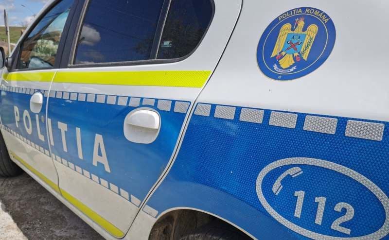 De beat ce era, un botoșănean a ajuns cu mașina în şanţul de pe marginea drumului