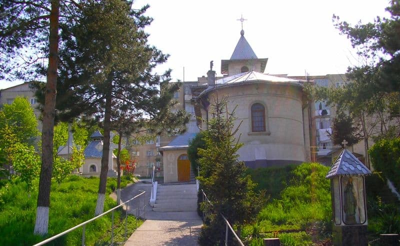 „Sfânta Cuvioasă Parascheva” Dorohoi vă invită la slujbele dedicate hramului bisericii