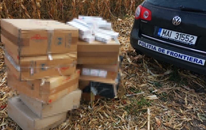 Focuri de armă și urmărire pentru a opri o mașină încărcată cu țigări de contrabandă - FOTO