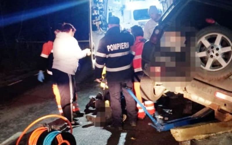 Tragedie la Hudești. Un bărbat a murit strivit de propria mașină