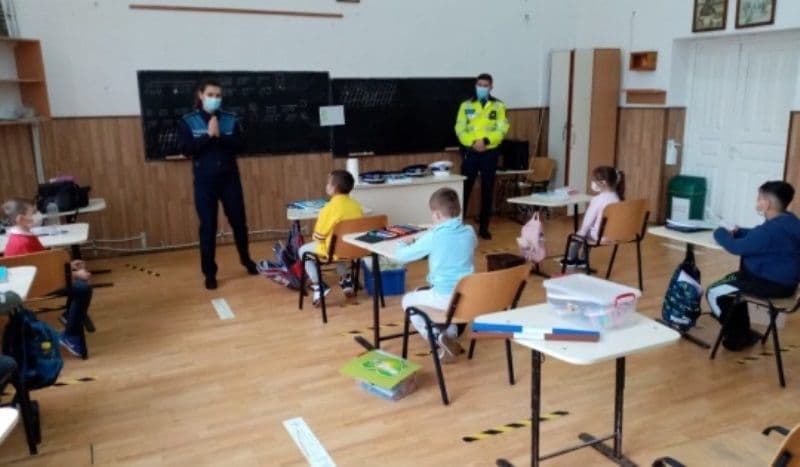 Activități ale polițiștilor din cadrul Biroului de Siguranță Școlară