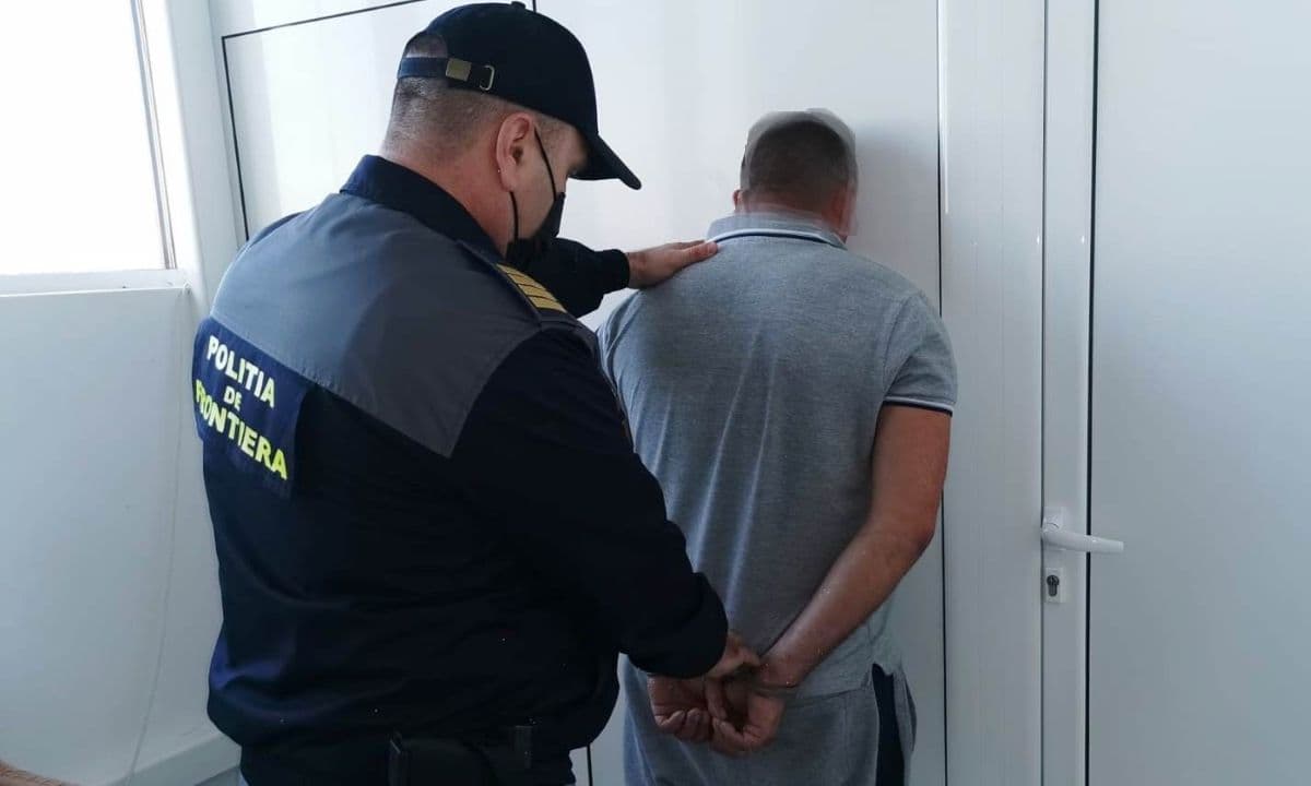 Membrul unui grup infracţional organizat căutat pentru trafic de droguri, reținut în Punctul de Trecere a Frontierei Stânca