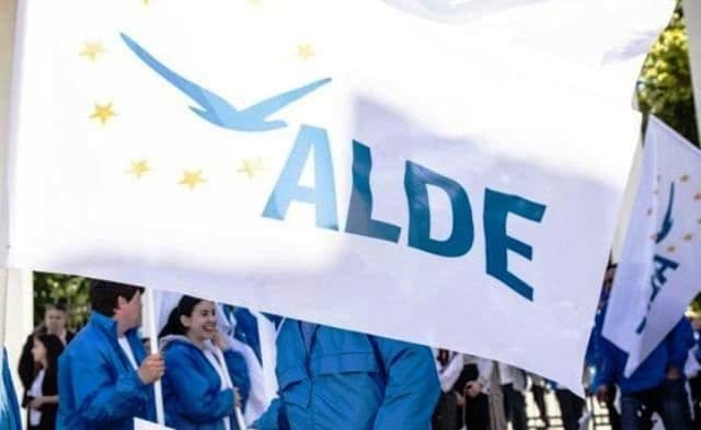 Cum au reușit femeile din ALDE să convingă mii de românce din toată țara să ia în serios îndemnul „Mergi la control!”