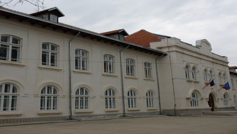 Liceul Tehnologic „Alexandru Vlahuță” Șendriceni va primi 200.000 lei pentru investiții